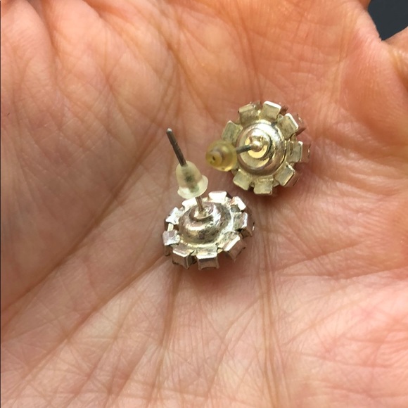 Super sparkly flower earrings - Picture 5 of 9